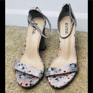 New JustFab Makemba gray floral heels size 9